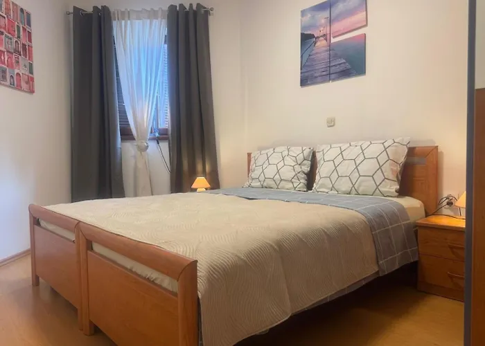 Strawberry 3 * Πόρετς