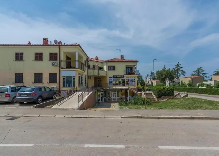 Apartment Strawberry 3